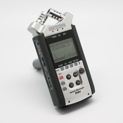 800px-Handy_recorder_H4N.jpg